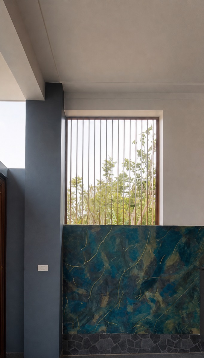 lắp đặt cửa chớp 1.2