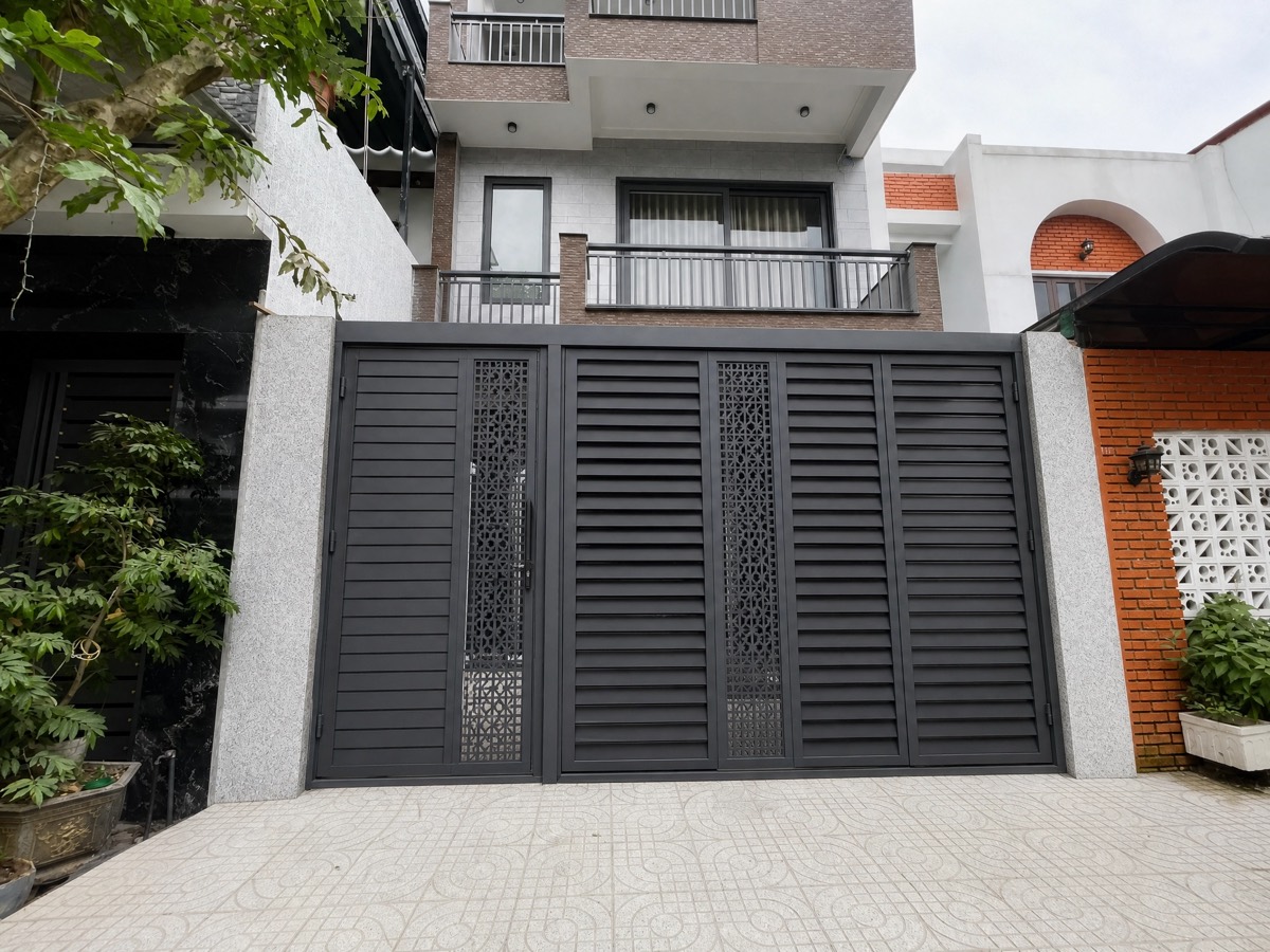 Cổng chớp nhôm